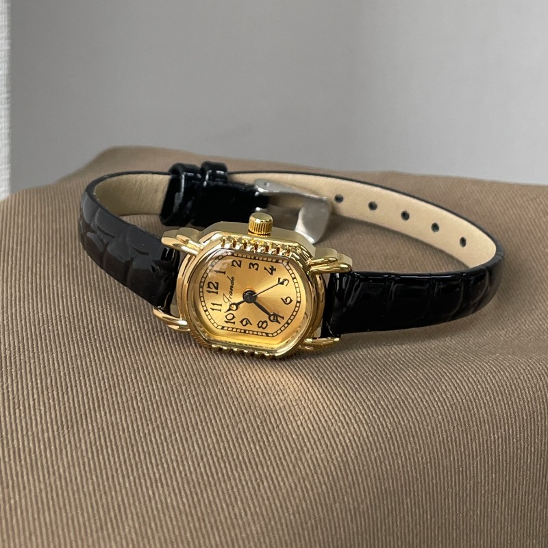 Vintage Oval Women's Quartz Wa - Luxury Watch Gold And Black 评论和价格