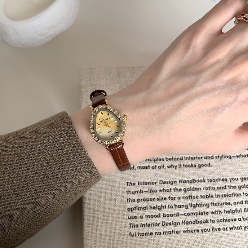 Luxury Women's Quartz Watch Go - Luxury Watch Gold And Black 评论和价格